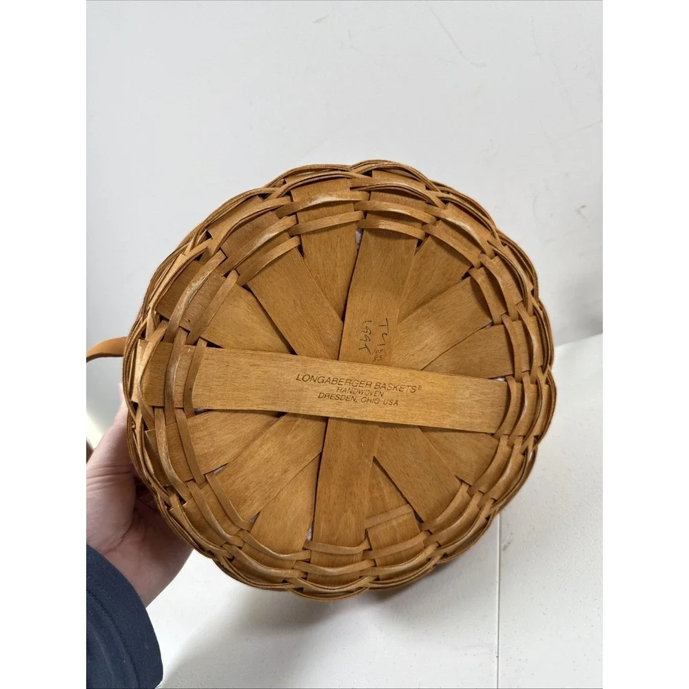 2005 Longaberger Darning Basket Round, Leather Handles, Plastic and Fabric Liner